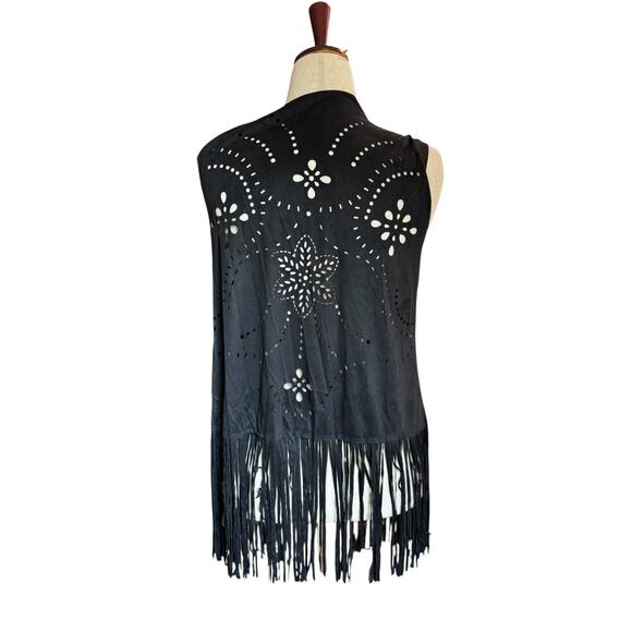 Black Faux Suede Fringe Vest | Boho | Western | Laser Cut| Floral – One Size - Picture 4 of 8